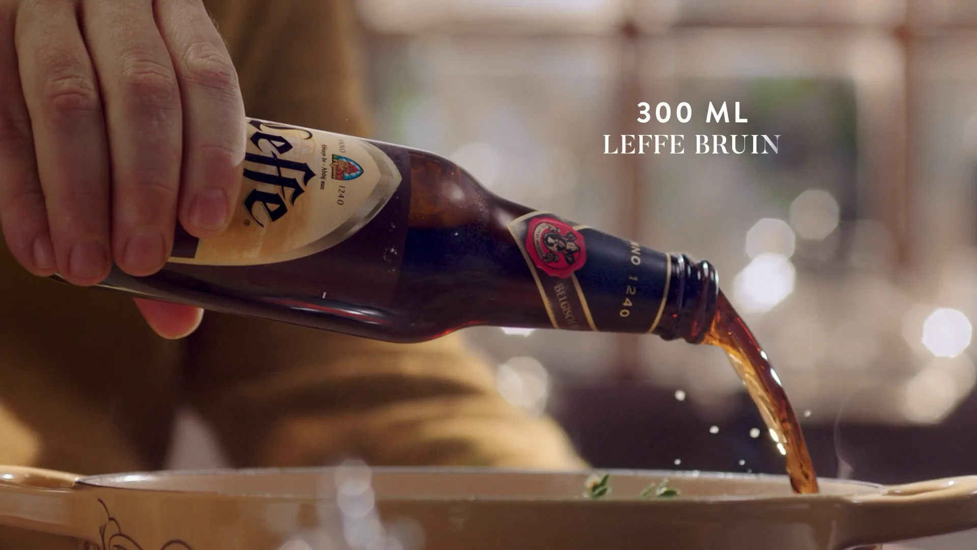 Leffe Bruin poured into the pan